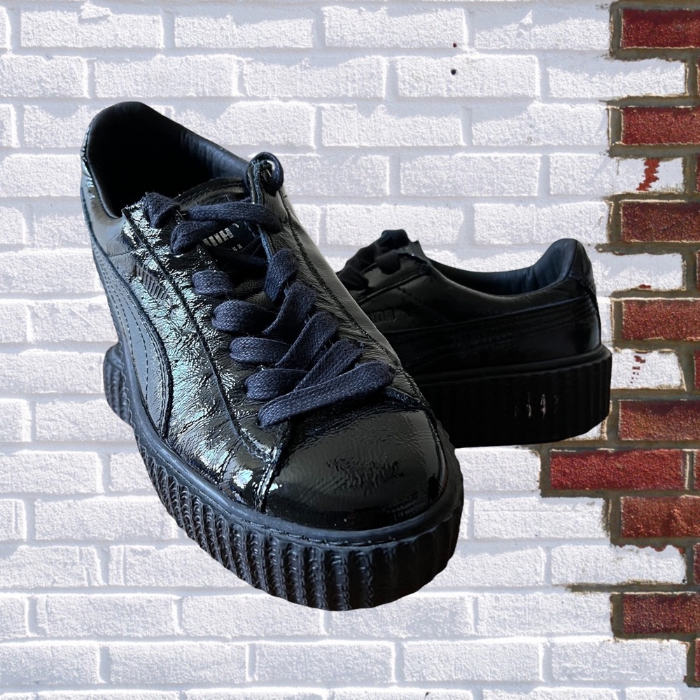 PUMA X FENTY BY RIHANNA WOMEN
CREEPER - CRACKED LEATHER (BLACK)
